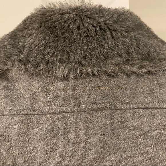 Armani Exchange Reversible Sweater Vest, Faux Fur Grey Knit, Size XS - Picture 10 of 10